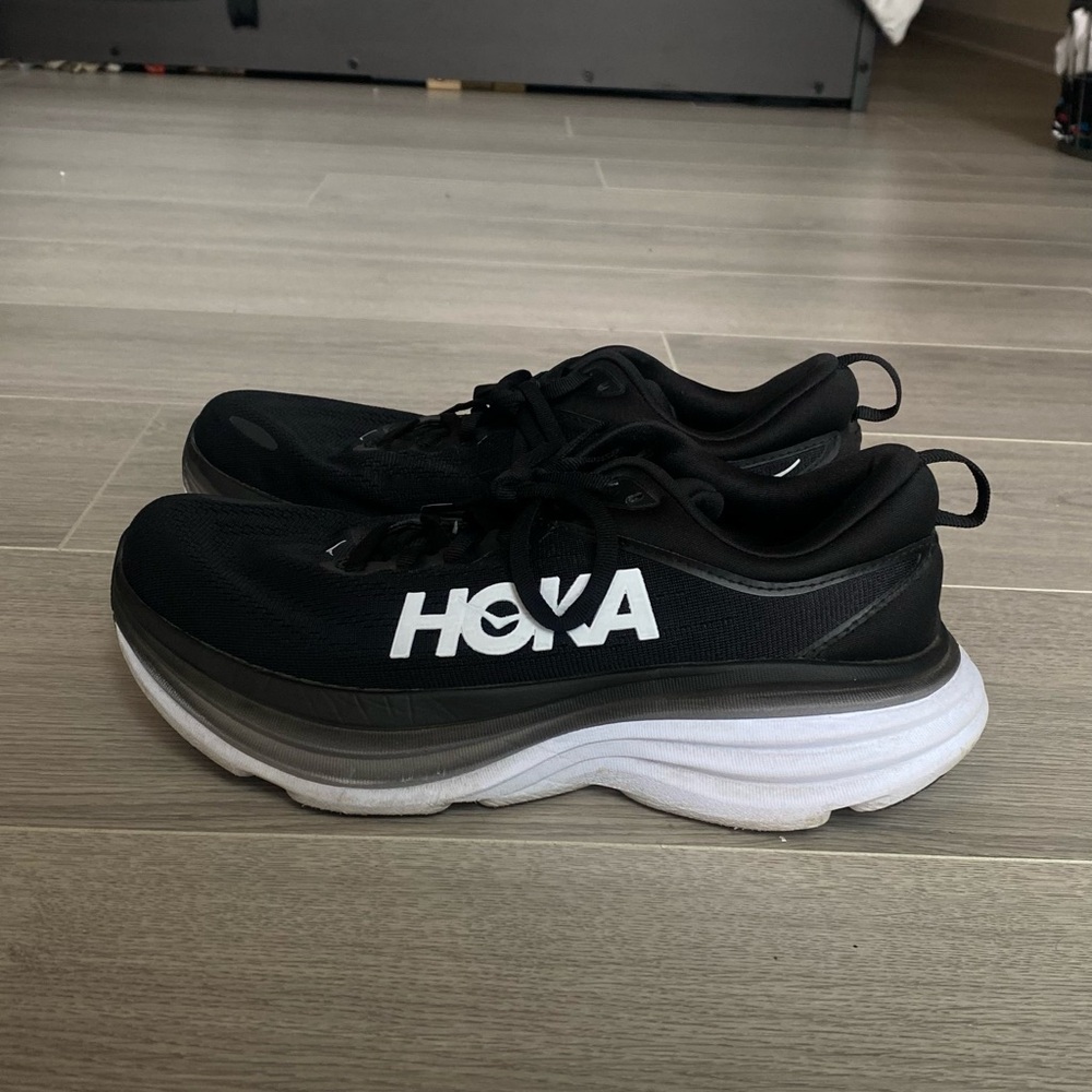 HOKA bondi 8